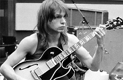 Steve Howe (YES ● ASIA)